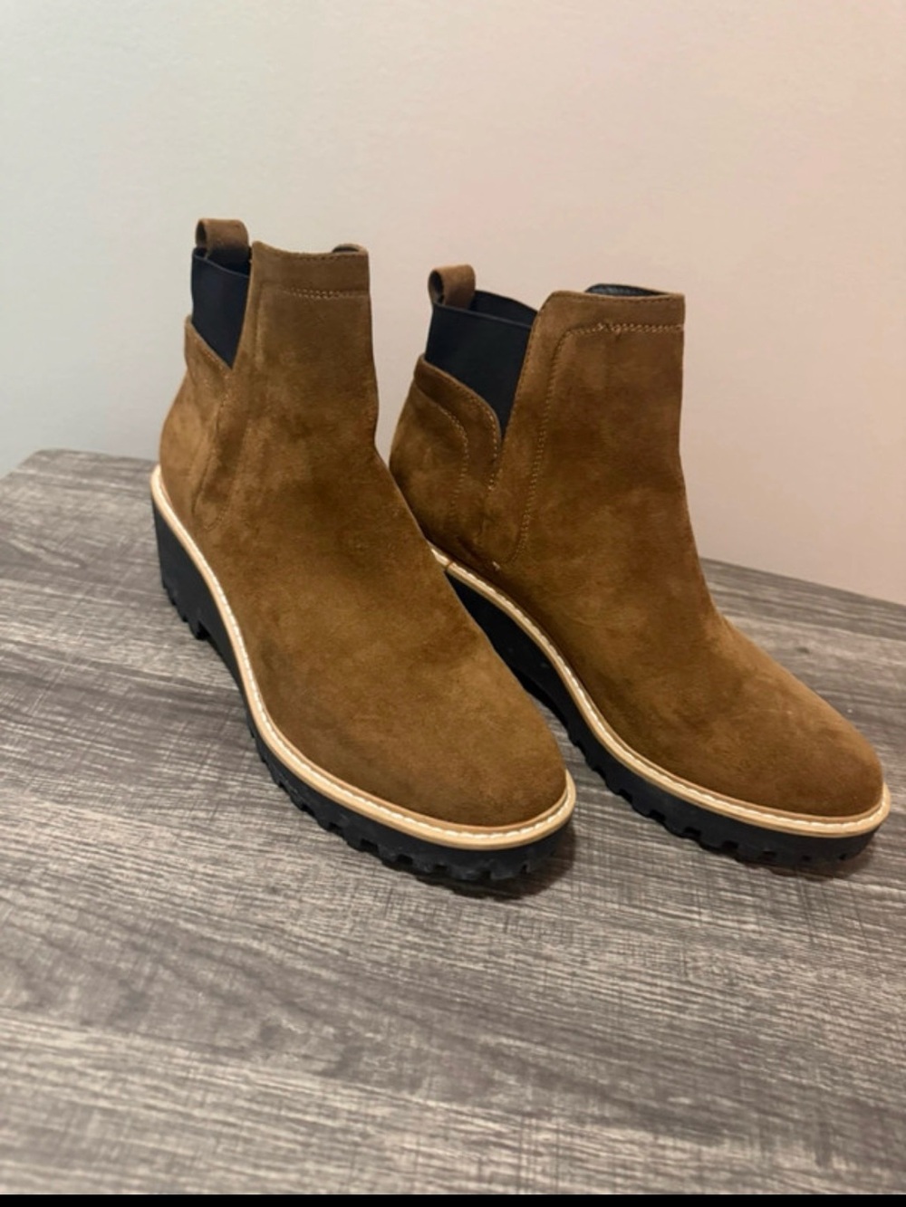 Dolce Vita Suede Chukka Boots in Brown with Black Elastic